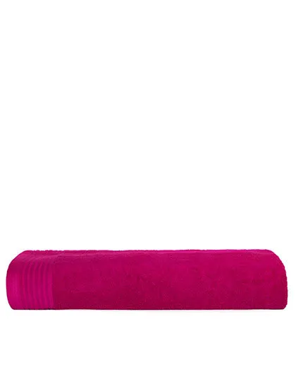 Strandlaken The One Towelling Classic T1-100 in Strandlaken The One Towelling Classic T1-100 Magenta